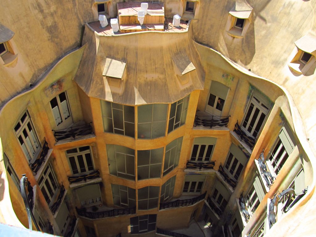 Да Педрера внутри