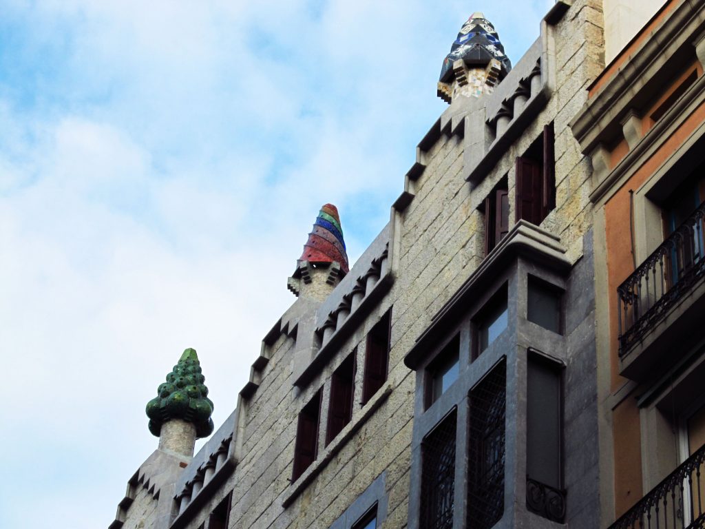 Крыша дворца Гуэль