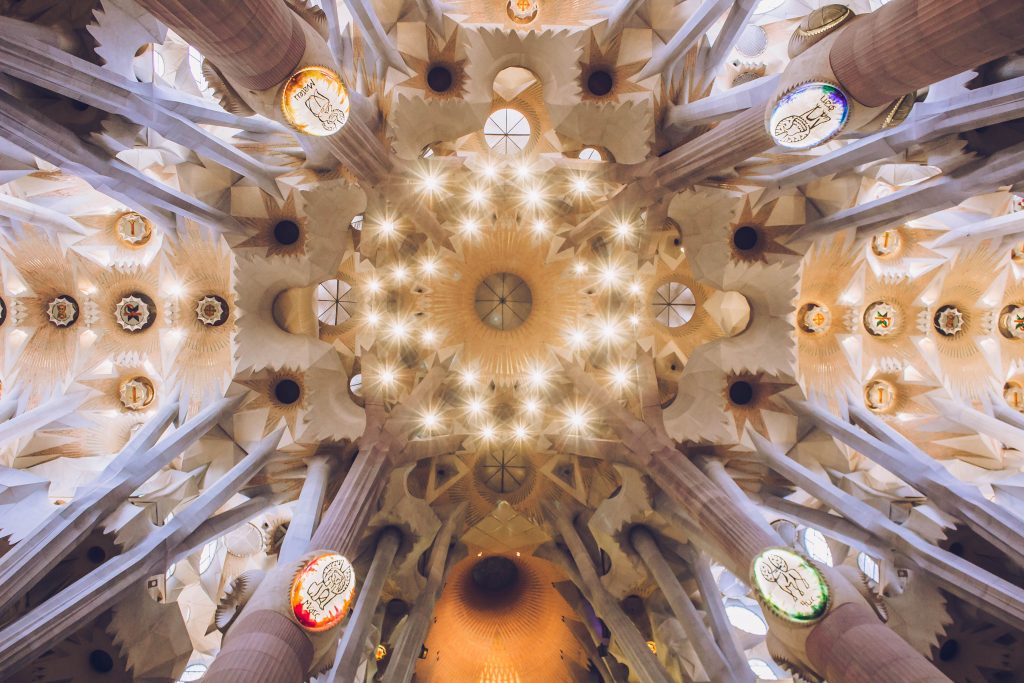 Потолок Саграды Фамилии