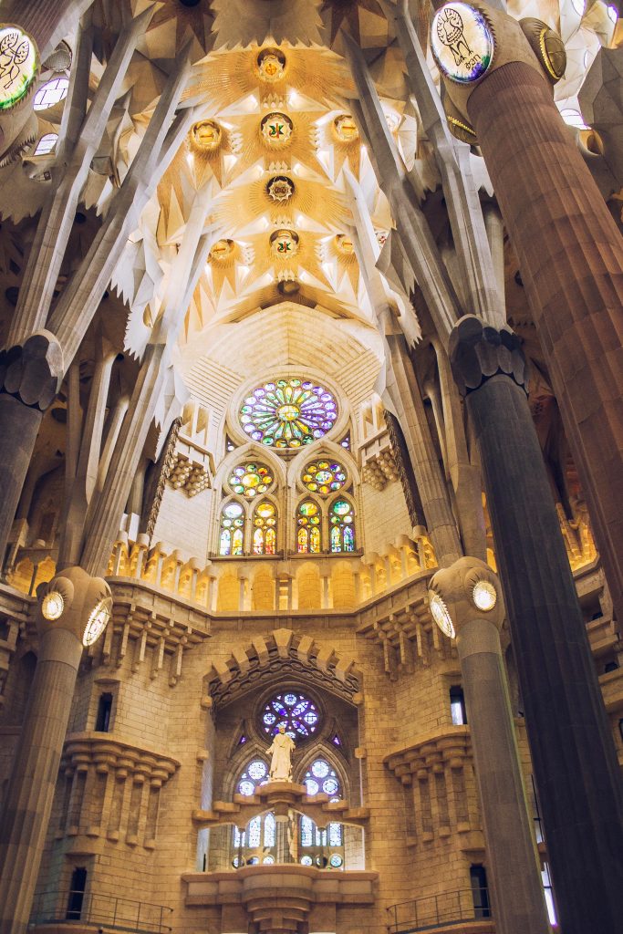 Собор Святого Семейства внутри