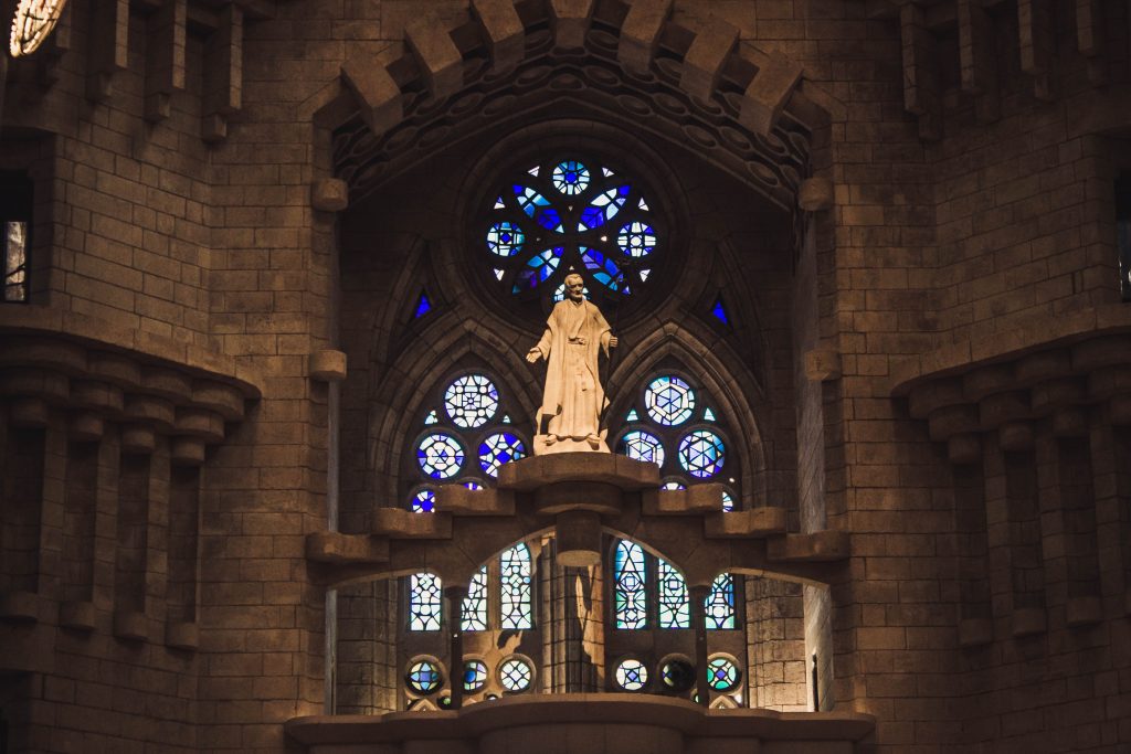 Витражи в Саграде Фамилии