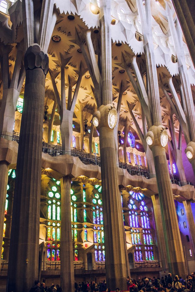 Внутри Саграды Фамилии